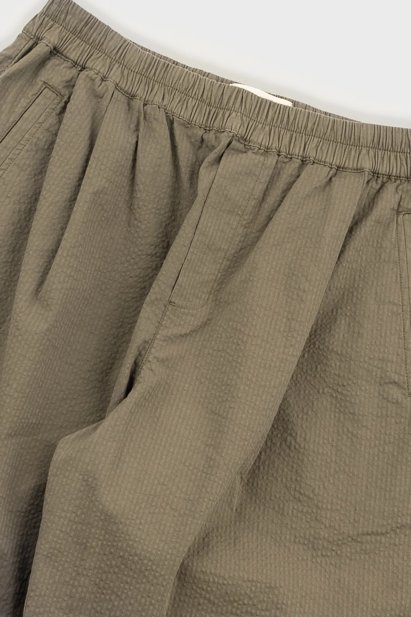 Relaxed Assembly Short - Dark Olive Seersucker - Image 4