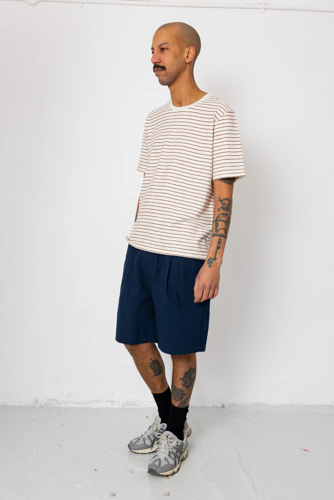 Short Sleeve Textured Striped T-Shirt - Ecru / Burnt Red - Image 5